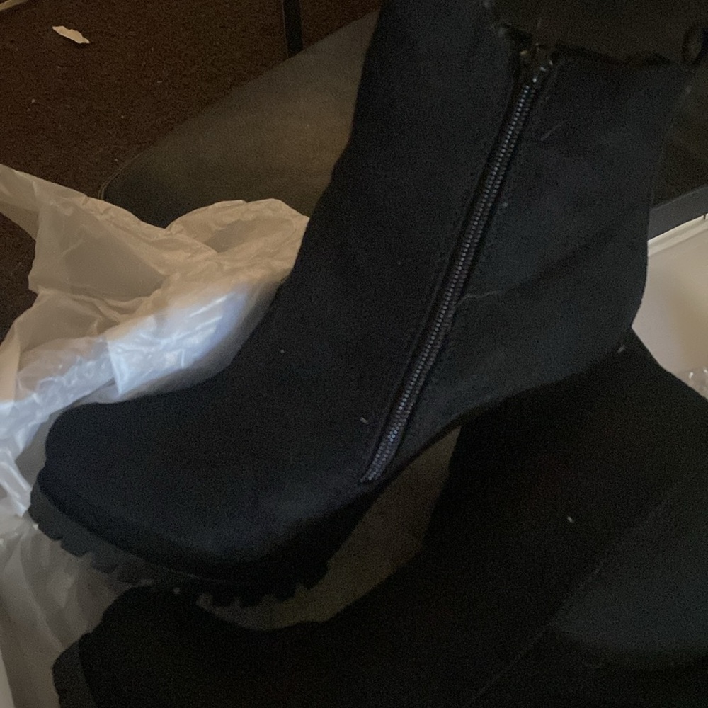 Boots - Picture 2 of 4